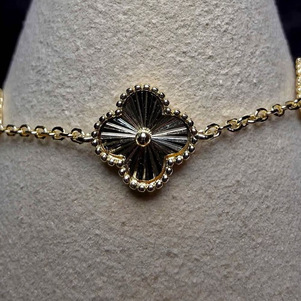 7"+1" 0.42ct Moissanite & Diamond-Cut Clover Bracelet in Gold Over Silver - Picture 5 of 8